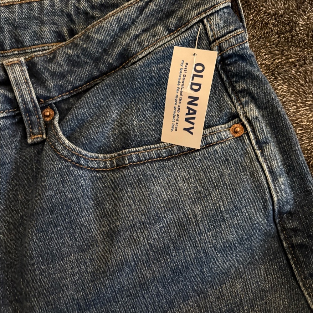 Old Navy Extra High Rise Straight Secret Smooth Pockets - Picture 6 of 15